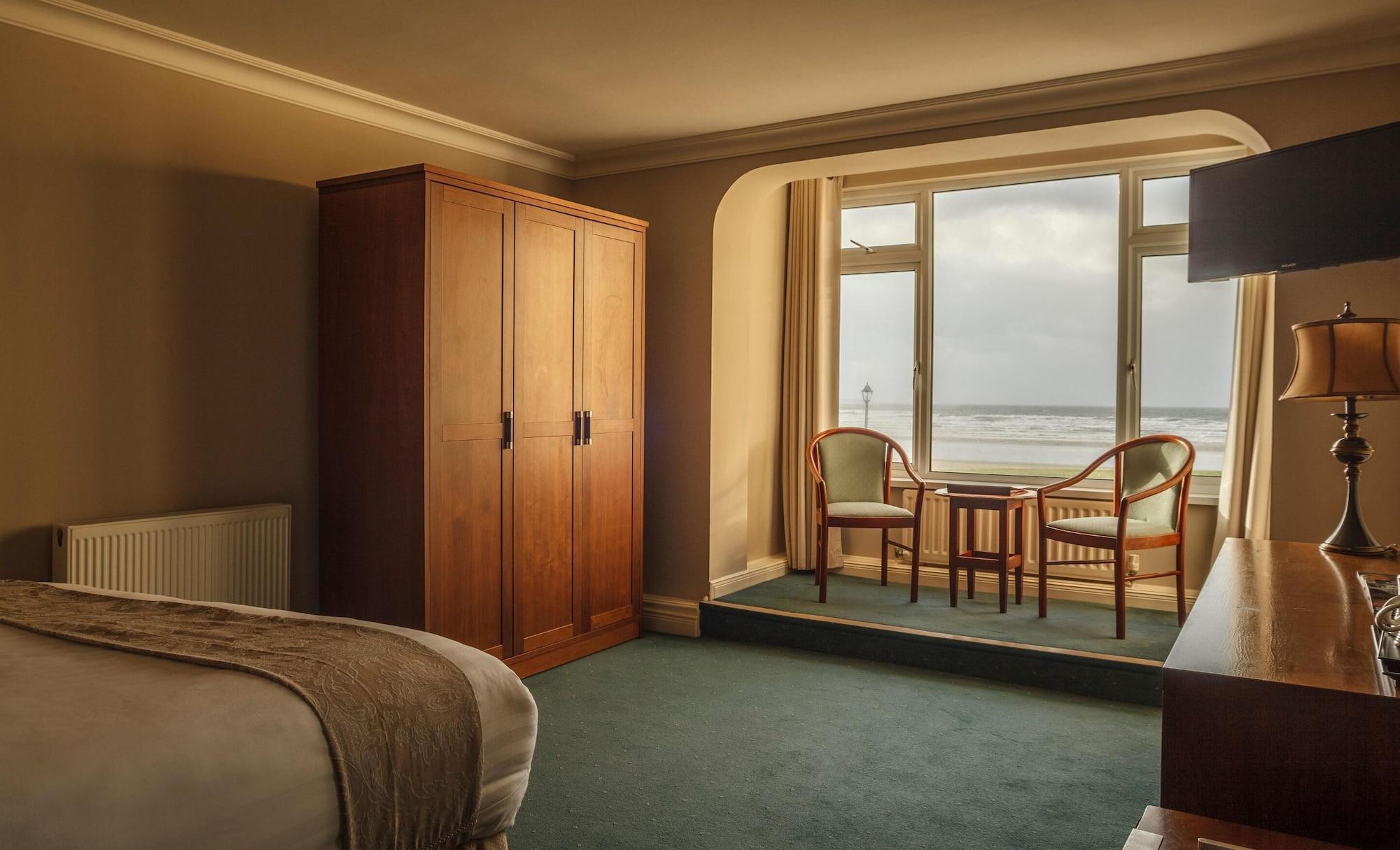 Hotel The Sandhouse And Marine 4*