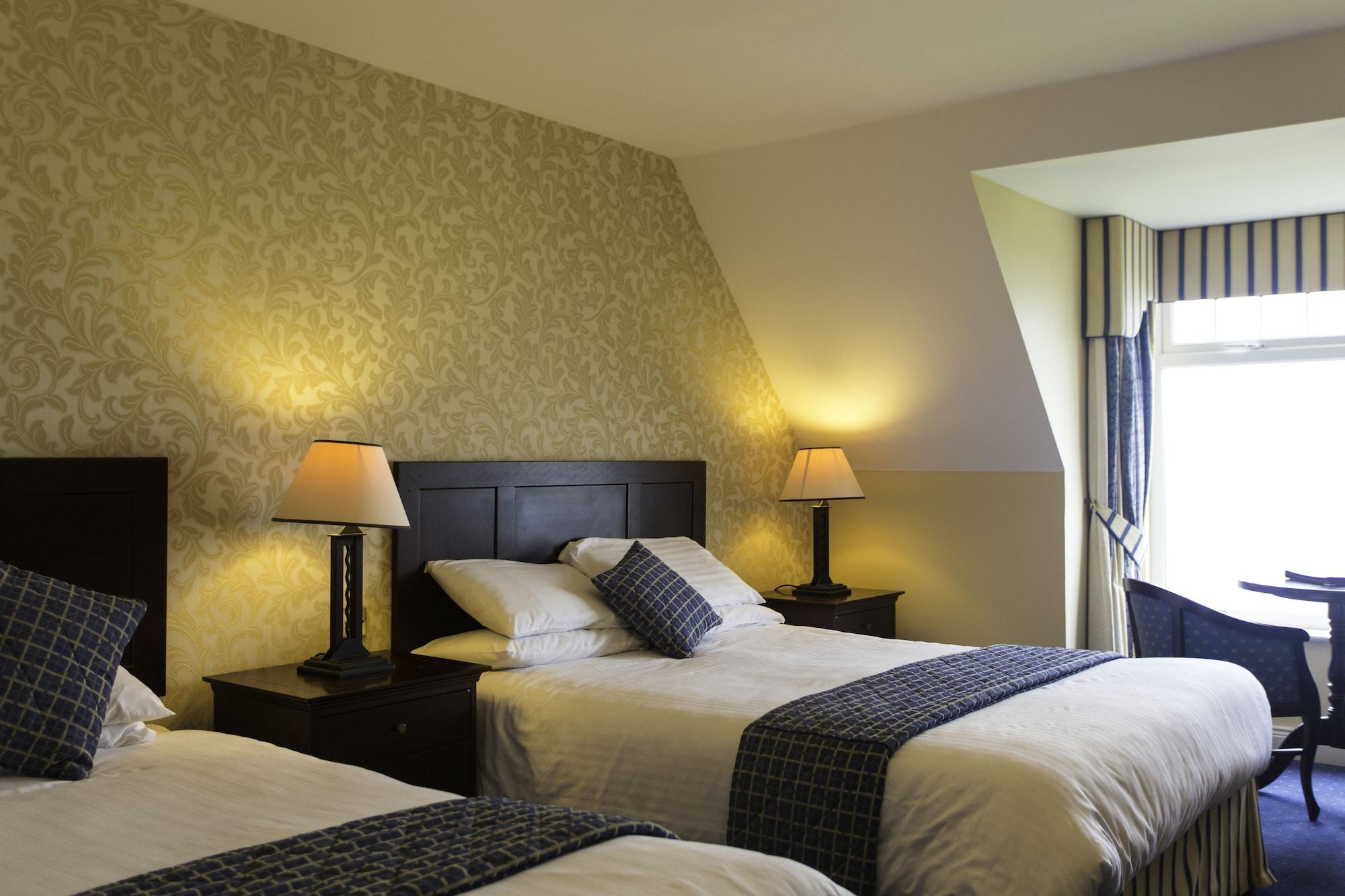 The Sandhouse And Marine Hotel 4*